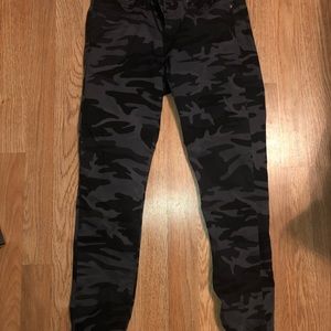 Levi’s 711 skinny jean